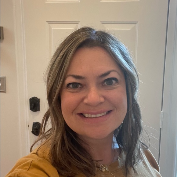 Meet your Posher, Ali - Picture 3 of 3